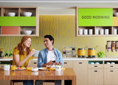 Home2 Suites by Hilton Free Breakfast Stylish Suites